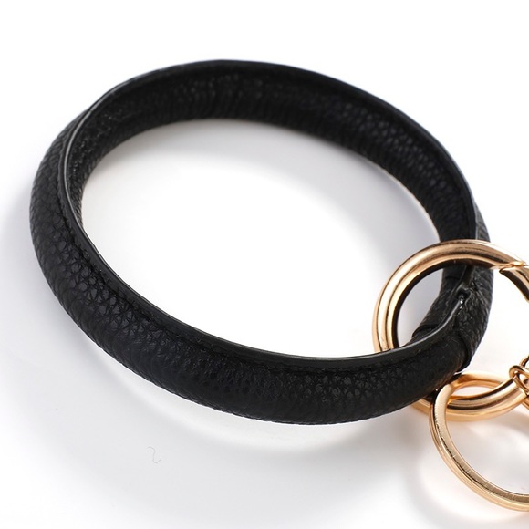 BLACK CIRCLE KEYCHAIN WRISTLET - Picture 9 of 14